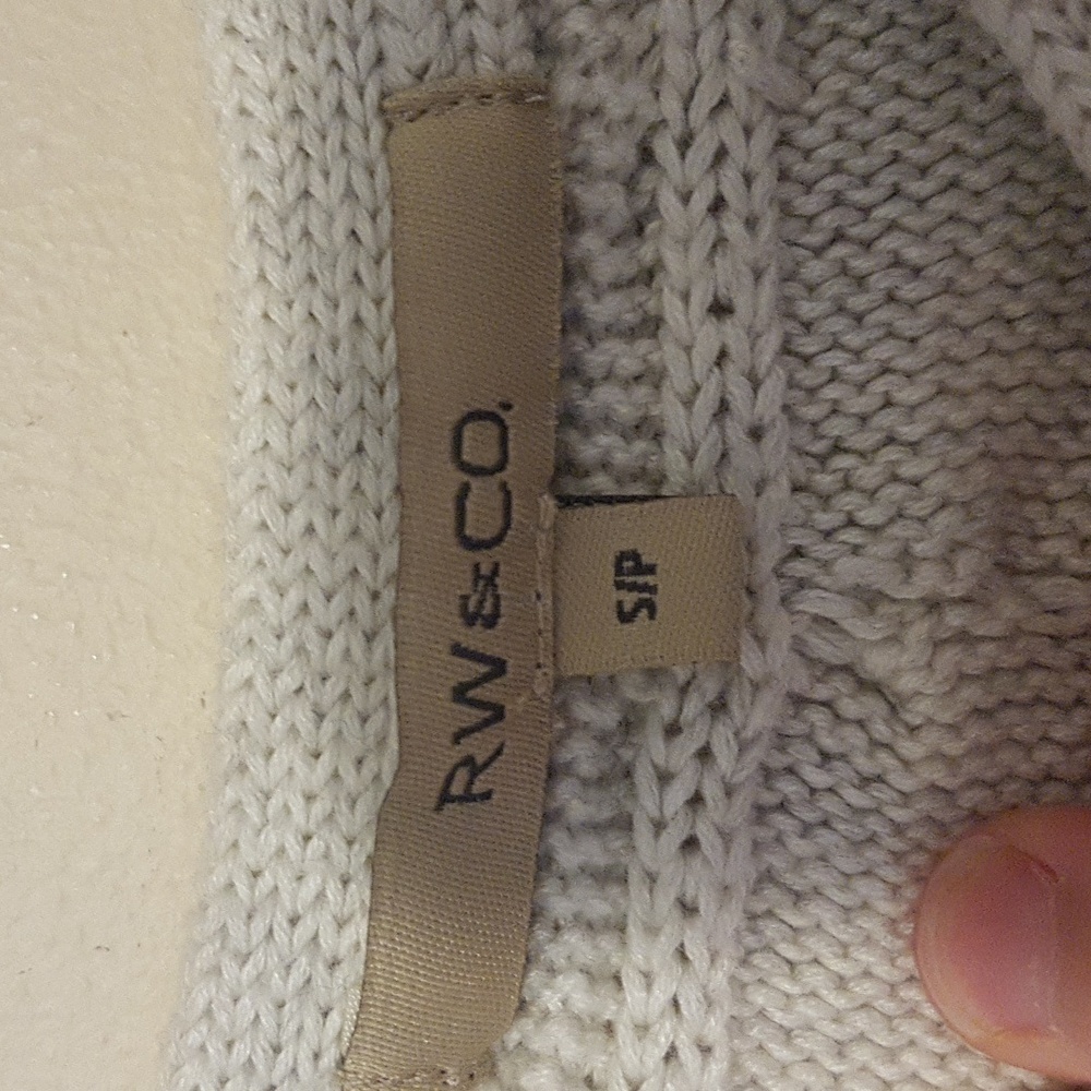 *SOLD*  RW&CO. grey knit neckline detail with belt long sleeve sweater sz S - Picture 5 of 7